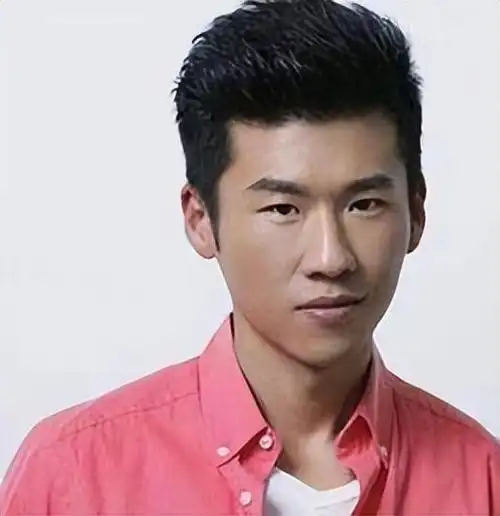 张艺谋没有说错清醒的王骁已走上了中国男演员的另一条大路