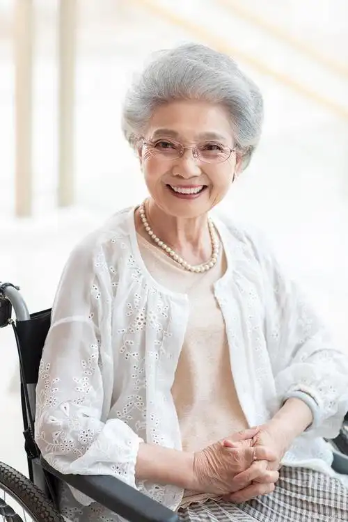 适合60岁以上老年人的发型有哪些?