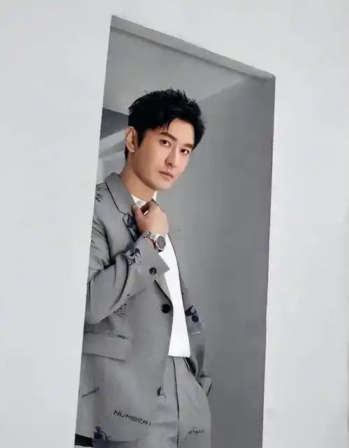 46岁黄晓明对比62岁刘德华,让我明白了"自律"的重要性_生活_岁月_事业