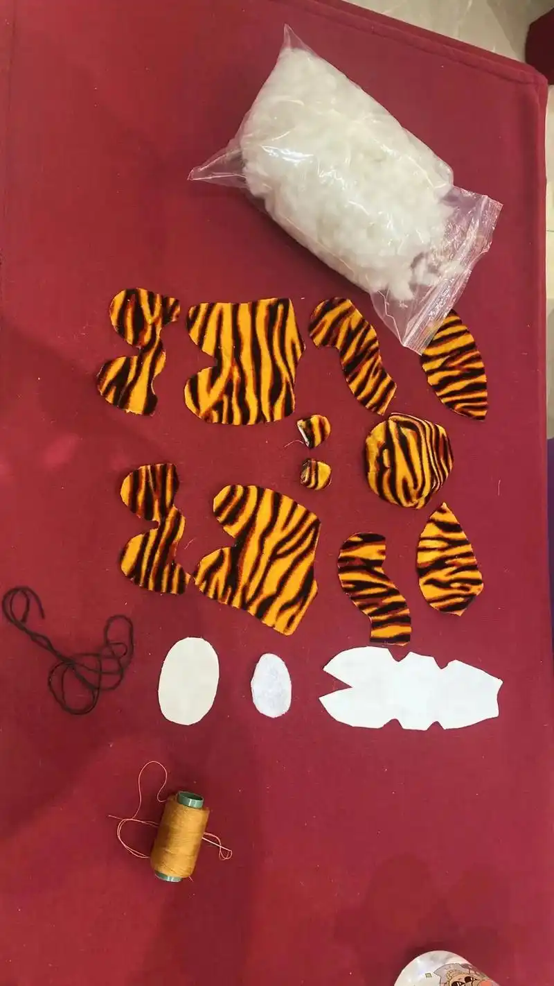 培训制作纯手工布老虎#美术课 #综合材料绘画 - 抖音