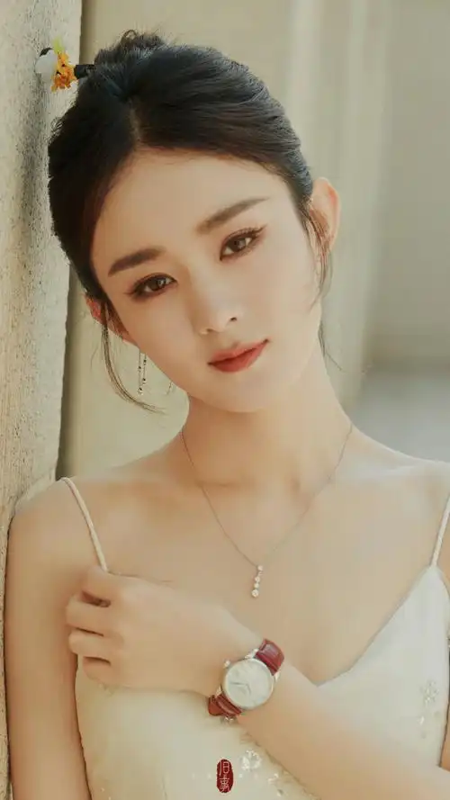 赵丽颖丸子头簪发