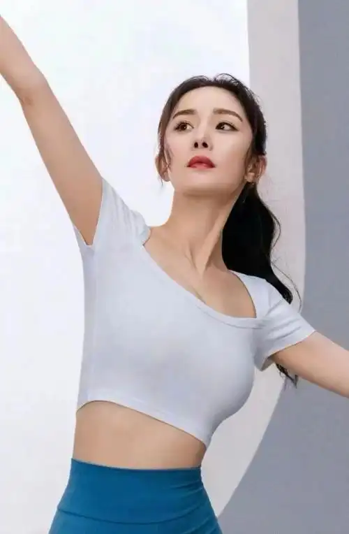 36岁的杨幂前凸后翘你确定顶得住