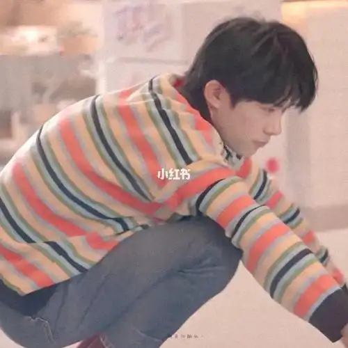 有男朋友一定要用这两组易烊千玺情头757575