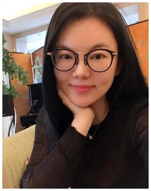 李湘瘦到认不出,皮肤白皙时尚辣妈成功大变身,大方给出减肥方法