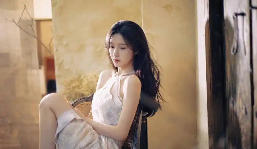 陈意涵estelle:白色梦幻之舞,柔美写真大赏!