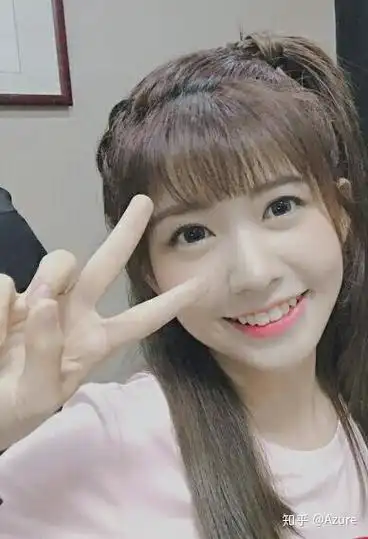 分享我的崽崽赖美云的小虎牙,超级可爱!