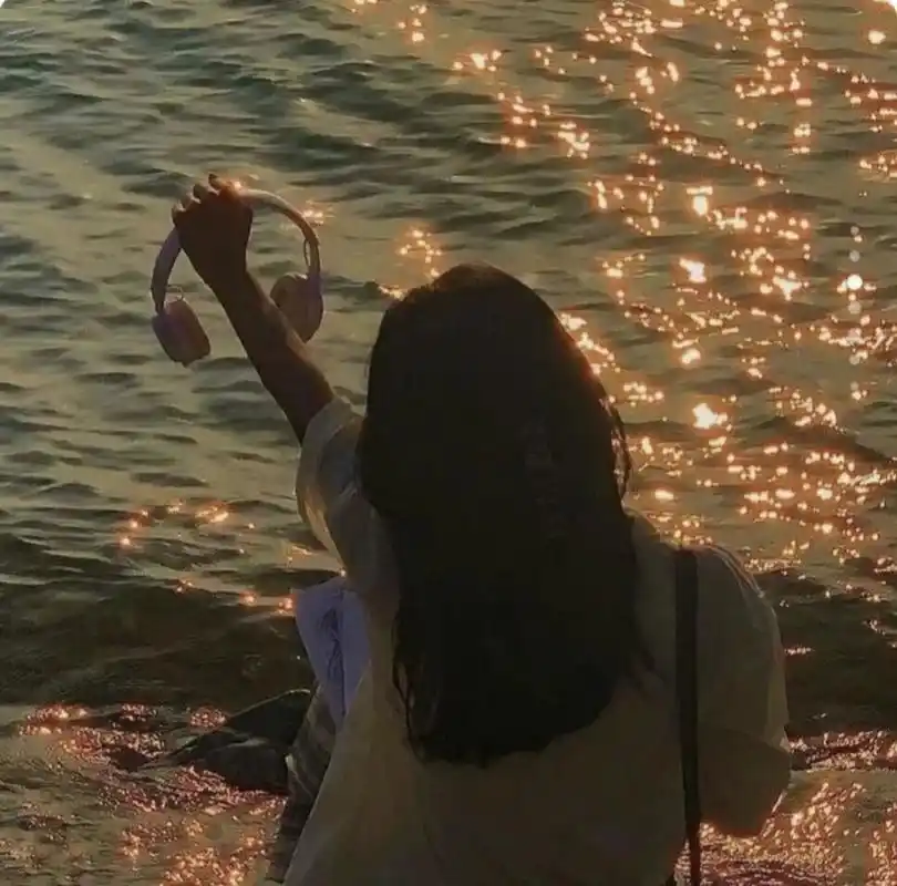 绝美背影真人女生头像 绝美背影真人女生头像