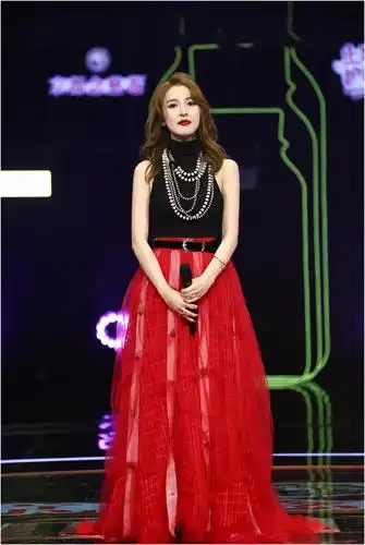 刘雪婧化身野鹿子亮相蒙面唱将猜猜猜惊艳全场展少女烂漫