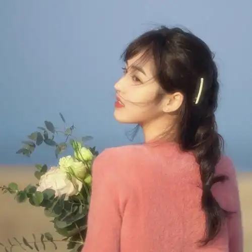 有哪些微信女头像让男生一眼就心动的?