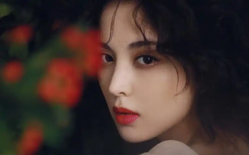 古力娜扎妩媚动人写真图片桌面壁纸