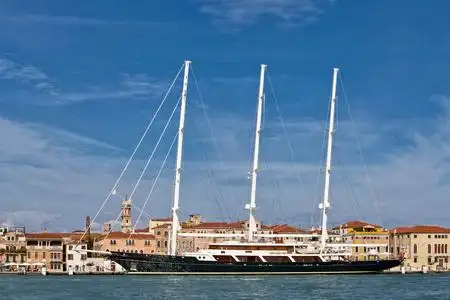 巨大的三桅帆船摄影图