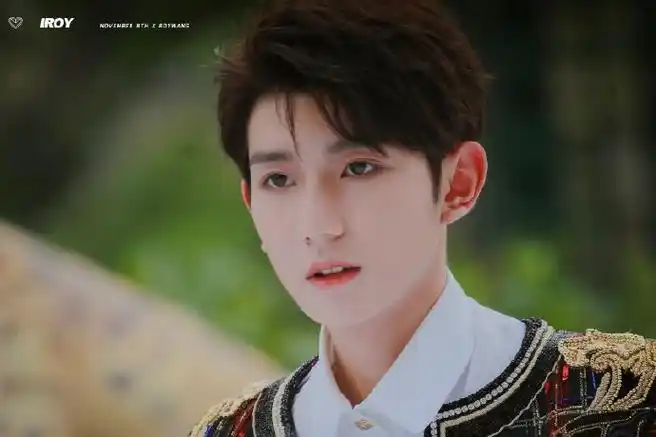 #王源明日之子录制##王源给粉丝买蜜雪冰城#