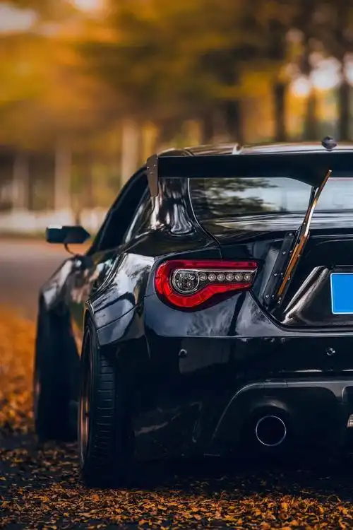 丰田86总和轮毂过不去换了6套之后变身宽体绞牙战士