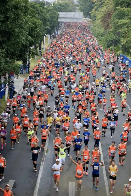 2020广马今早开跑男女冠军出炉现场一波美图靓爆羊城