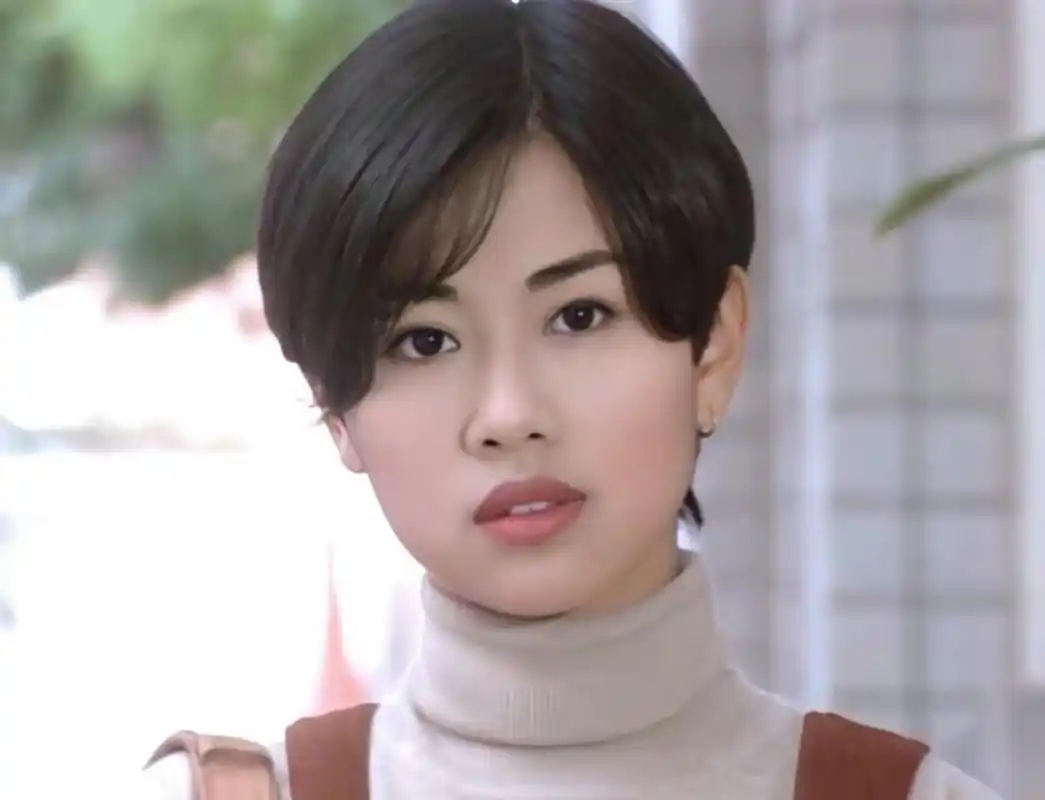 短发女神我只服陈松伶,年轻时美貌出众招人羡慕