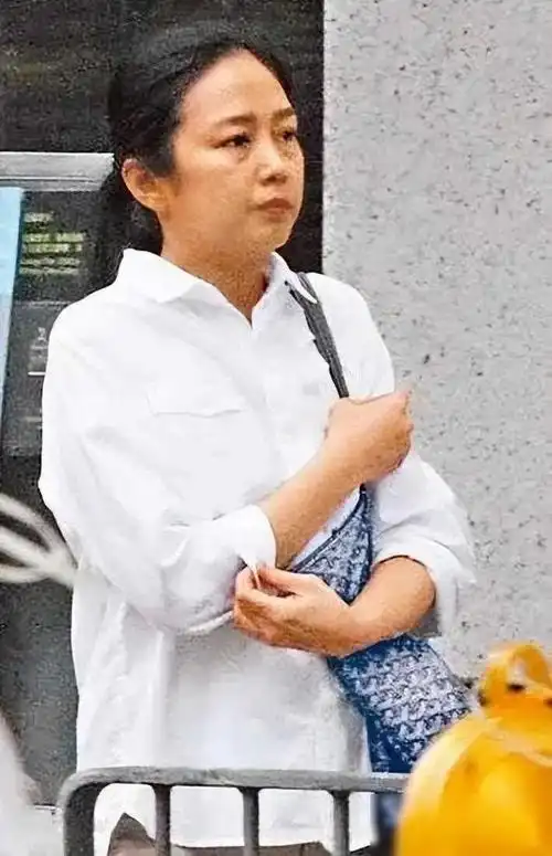 朱丽倩舅舅庆生刘德华小姨子穿绿裙抢镜陈志远两儿子超帅气