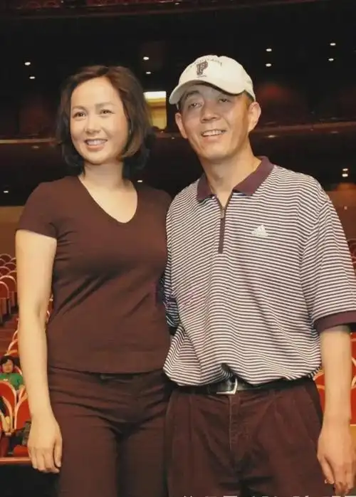 移居英国,传闻曾为老公掌掴女演员|黄轩|顾长卫|张静初|实力派演员