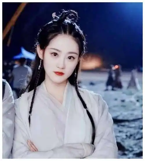 祝绪丹还参演了《一身孤注掷温柔》《一千零一夜》《谈判官》《画心师