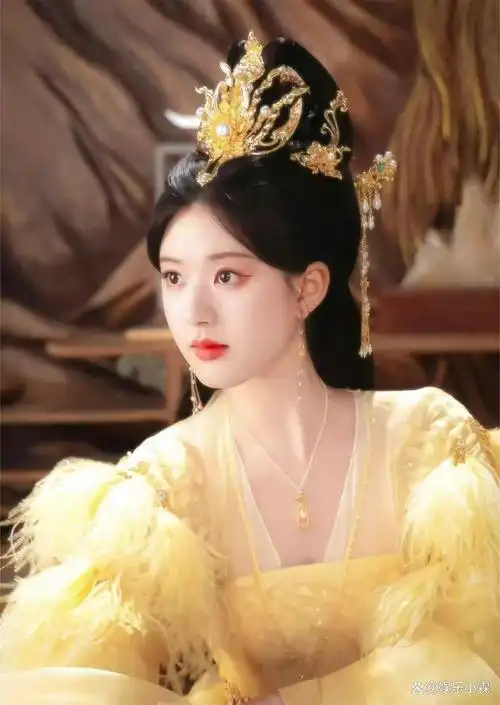 赵露思神隐#近日,赵露思在古装剧《神隐》中的凤凰造型正式曝光,一袭