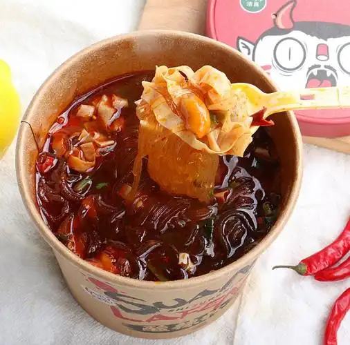 酸辣10月网红零食族人桶装麻辣方便粉丝130g方便面