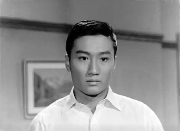 回顾谢贤近70岁时与20岁少女相恋两千万分手费是否符合市场规律