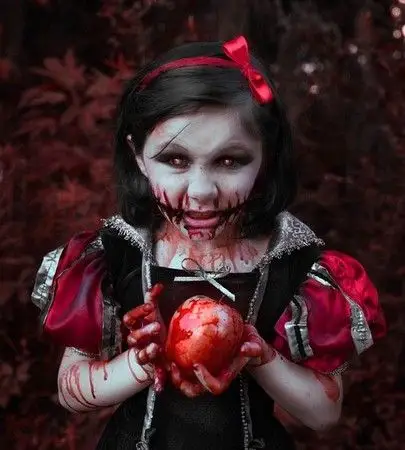 你把我的孩子怎麼了?美国鬼娃摄影师专拍萌孩惊悚照