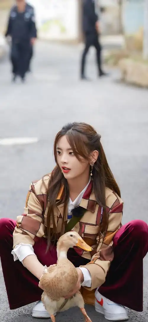 杨超越可爱明星手机壁纸