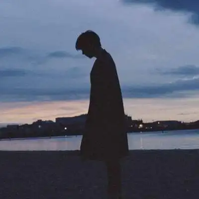 2019最新微信头像男生伤感背影大全 世态炎凉别太善良