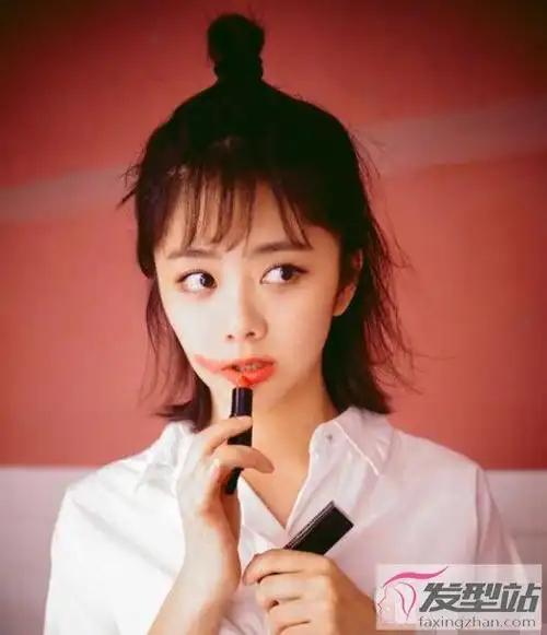 齐肩发怎么扎好看半丸子头清爽甜美又淑女