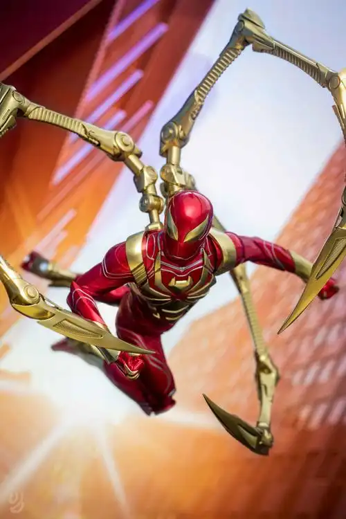 《漫威蜘蛛侠》蜘蛛侠(钢铁蜘蛛装甲战衣)1:6比例珍藏人偶实物图