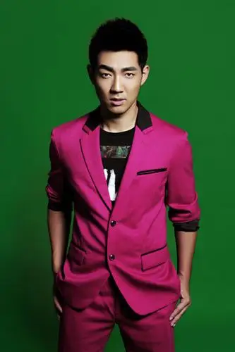 《向着幸福前进》胡洋变普通人调侃导演