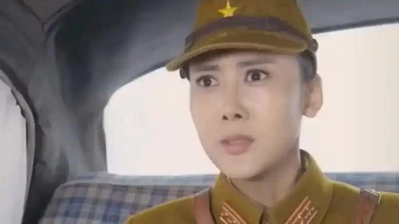 热血枪手 :老人一枪击毙鬼子军官,师徒二人打鬼子太精彩了.