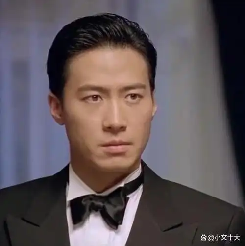 人物留这种发型才够威风下面我们就盘点一下7大影视大佬的大背头名