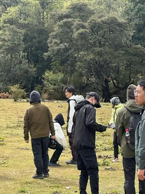 居然在西藏偶遇到了钟汉良钟汉良去参加外人节了