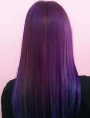 女生紫色渐变色头发图片