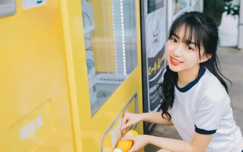 校园美女图片壁纸29