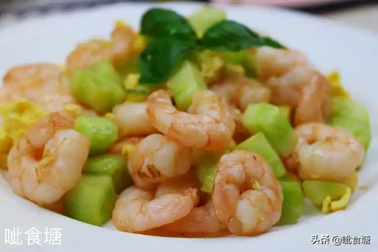 虾仁炒黄瓜怎么做好吃(好吃好看的黄瓜炒虾仁)