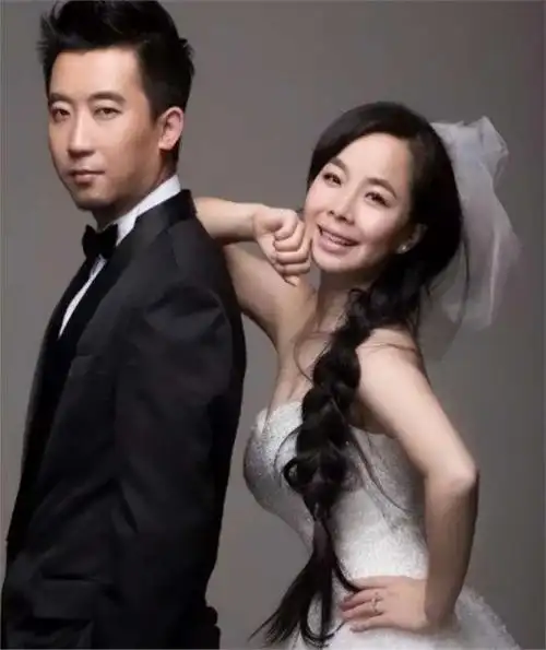 王二妮:23岁走红,放弃百万年薪下嫁农村,婚后被婆婆宠上天!