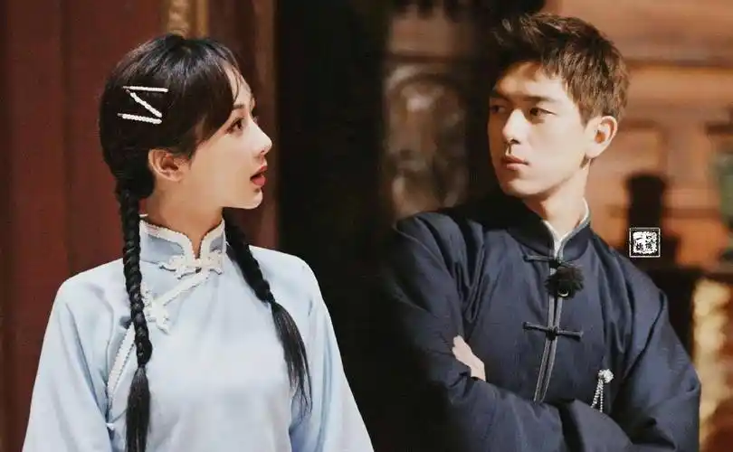 杨紫李现民国造型再次同框,同台演话剧《破晓》,好靓丽帅气_感觉_电视