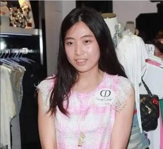 甘比的人生仿佛一场完美的蜕变,越老居然可以越漂亮!