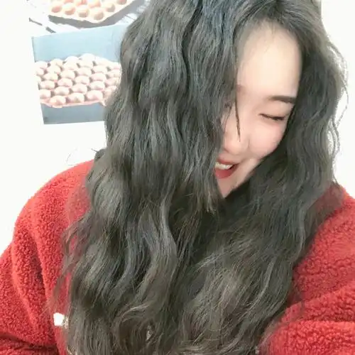 法式烫发蛋卷头