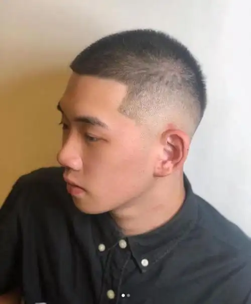 二,建议剪这3款清爽帅气的"寸头"发型