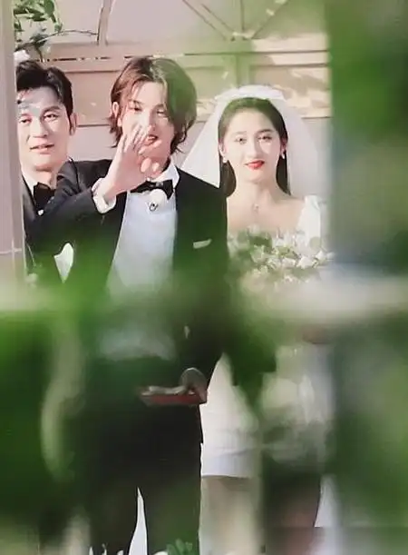 经营男人的第一个婚礼主题超级神奇关晓彤新娘妆鹿晗