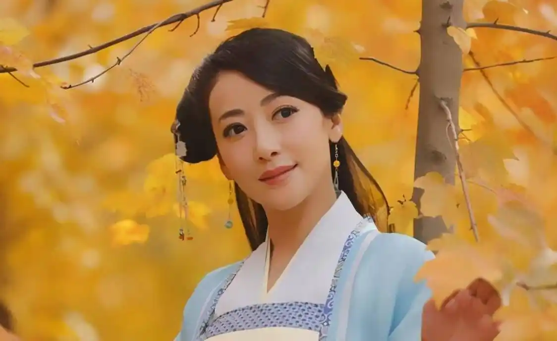 "古装剧女神"陈紫函:时尚极致撩人,让人不知往哪看_来自_图片_网络