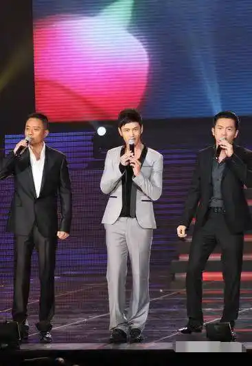 当黄晓明站在苏有朋身边,身高179像173,到底是谁在说谎?_cm_明星_官方