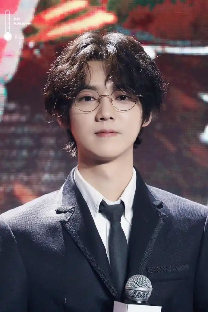 鹿晗 眼镜杀# 鹿晗黑色西装鹿晗腾讯年度. 来自影视剧未央 - 尾博