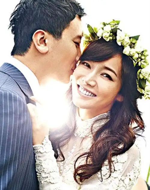 侯佩岑周杰伦为啥分手老公黄伯俊是真豪门吗