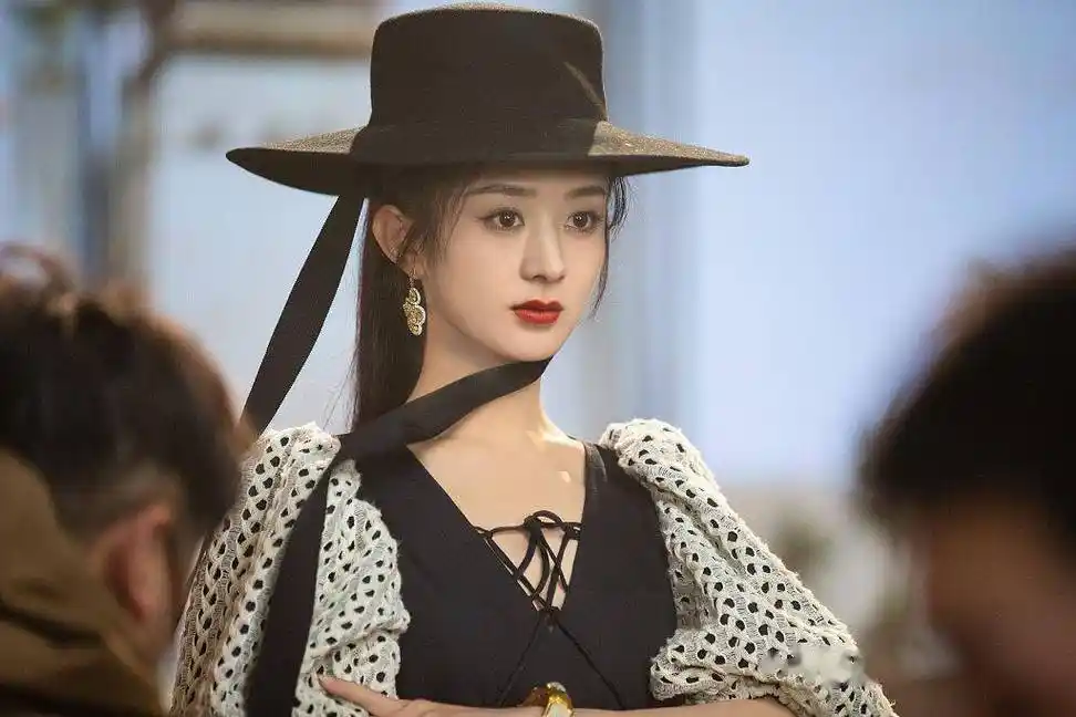 赵丽颖梳高马尾霸气美艳侠女范连换n套look各风格完美驾驭