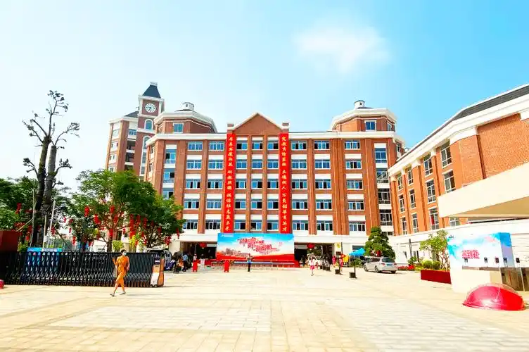 美育桂城全力支持南海实验中学转型持续擦亮南实品牌