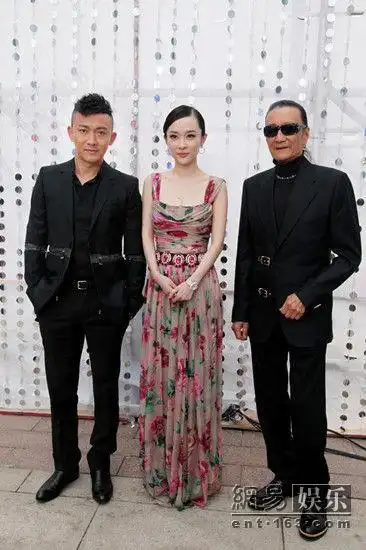 左起:聂远,霍思燕,谢贤.